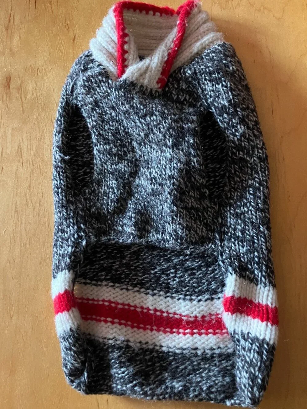 Chilly Dog Hand Knit Dog Sweater Gray Red White Made in Ecuador Medium